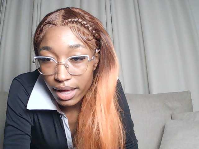 Queennana live cam on BongaCams