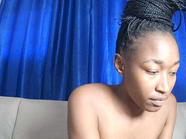 Queennana live cam on BongaCams