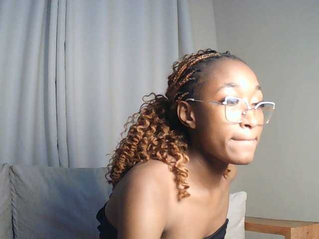 Queennana live cam on BongaCams