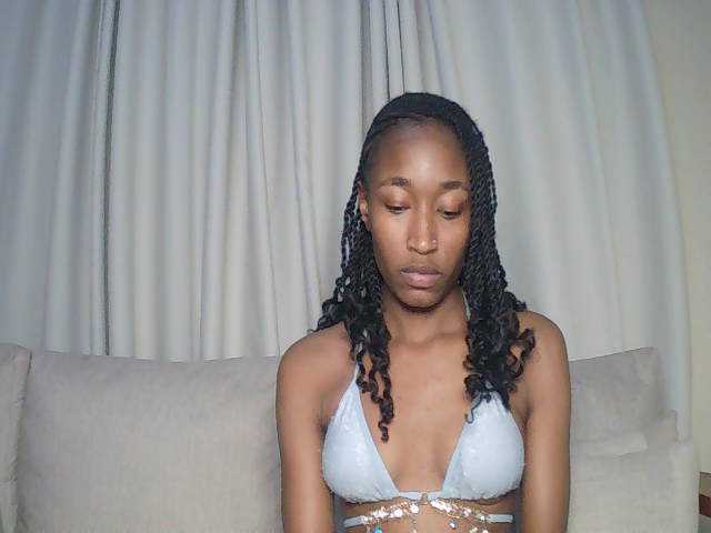 Queennana live cam on BongaCams