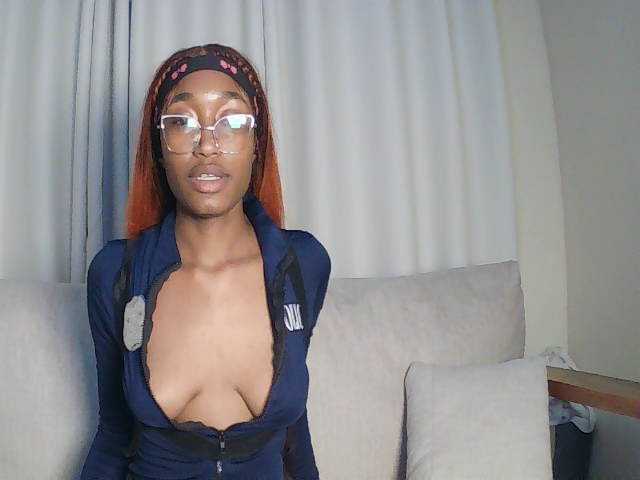 Queennana live cam on BongaCams