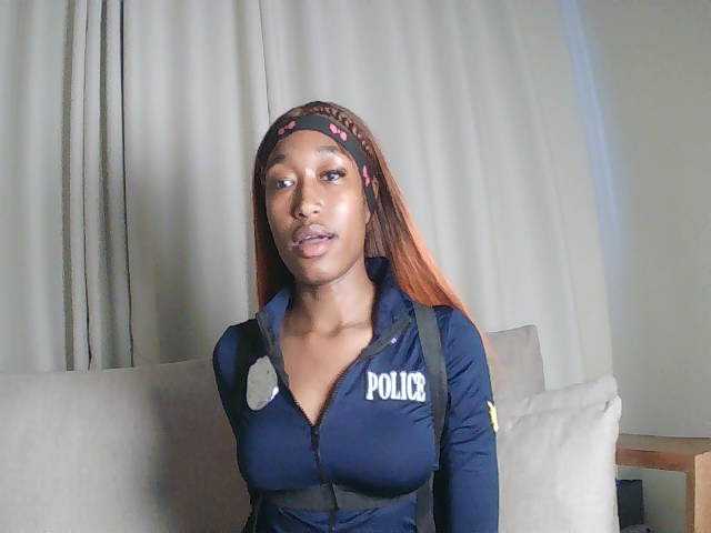 Queennana live cam on BongaCams