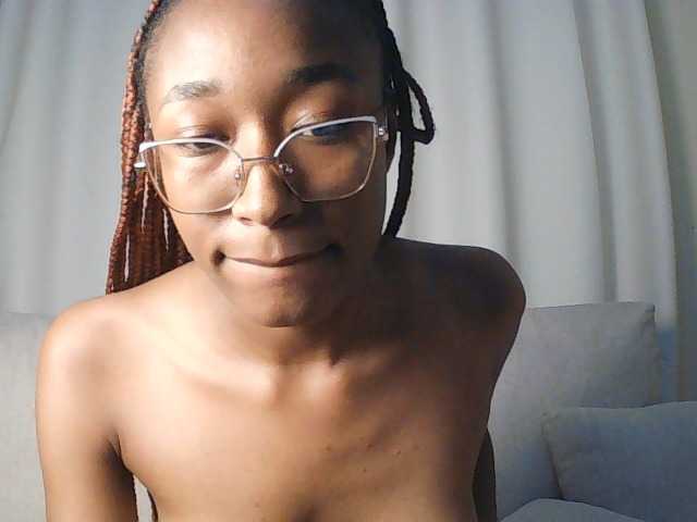 Queennana live cam on BongaCams