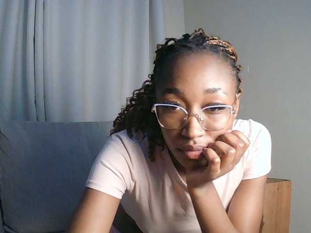 Queennana live cam on BongaCams