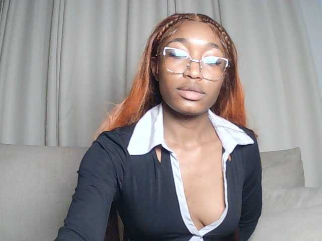 Queennana live cam on BongaCams
