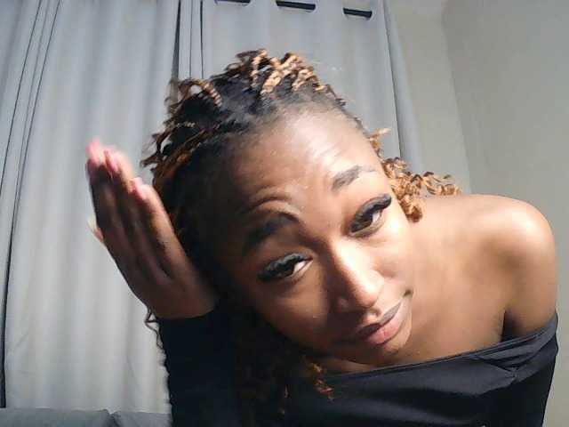 Queennana live cam on BongaCams