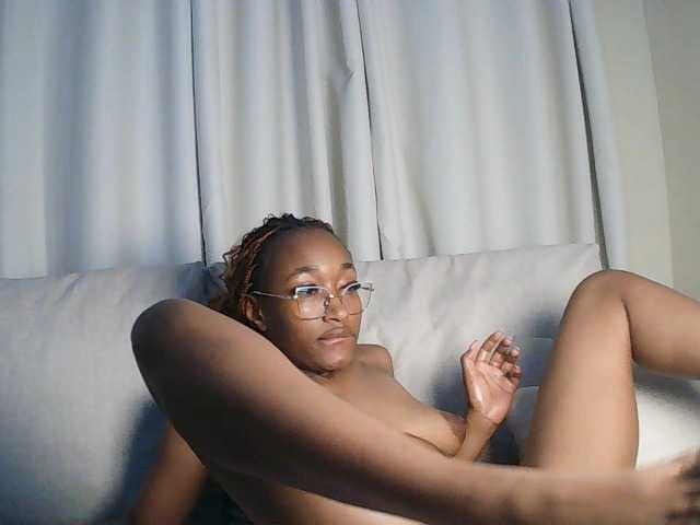 Queennana live cam on BongaCams
