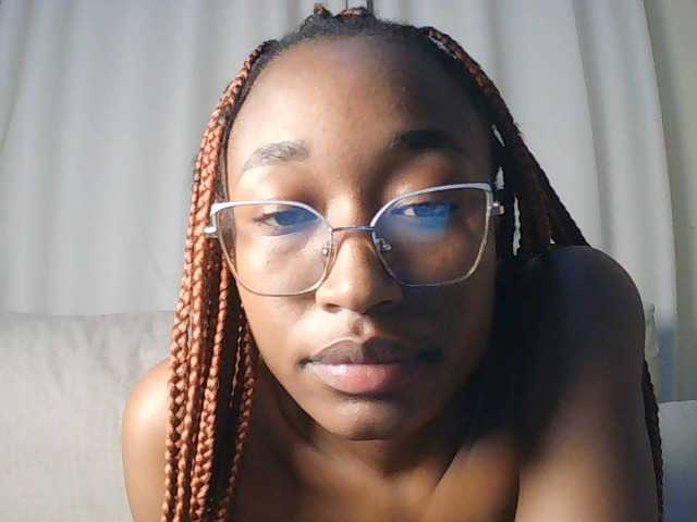 Queennana live cam on BongaCams