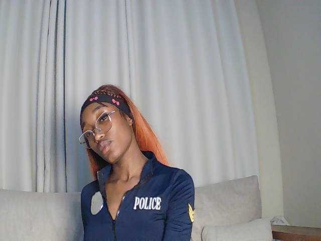 Queennana live cam on BongaCams