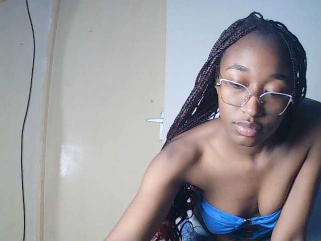 Queennana live cam on BongaCams