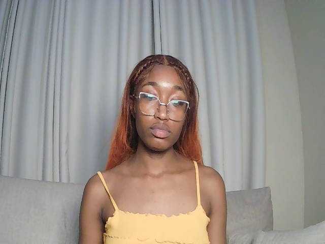 Queennana live cam on BongaCams