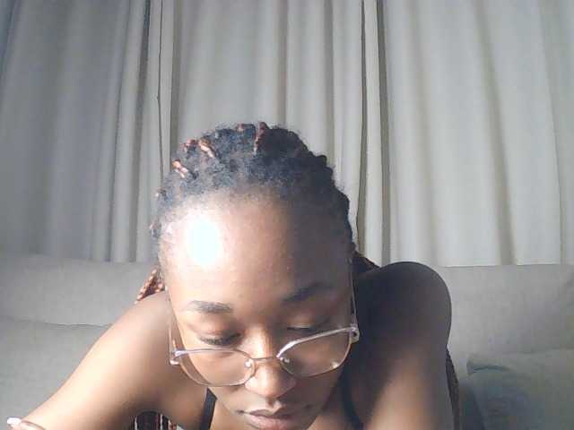 Queennana live cam on BongaCams