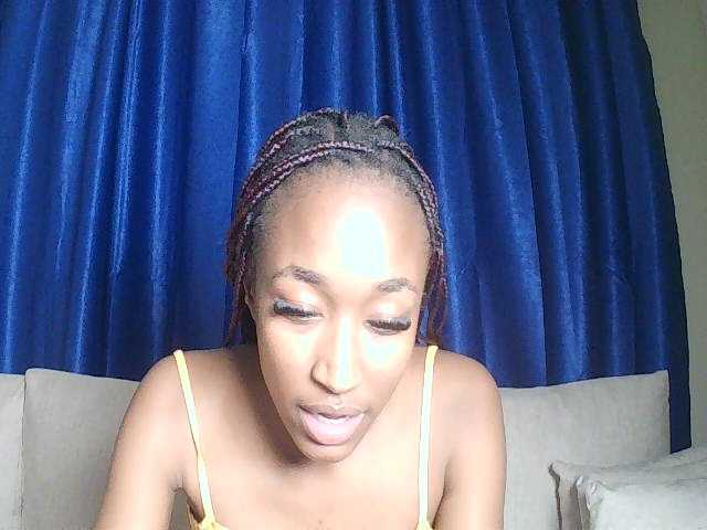 Queennana live webcam show