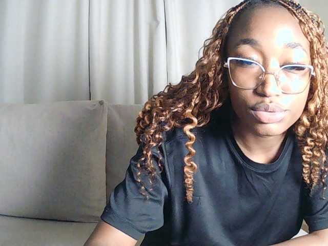 Queennana live cam on BongaCams