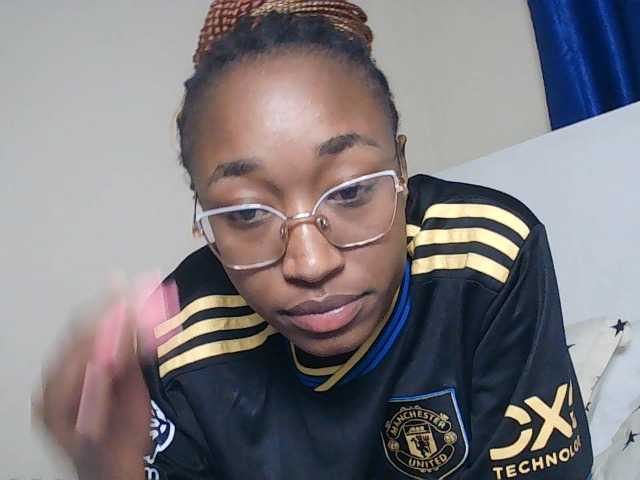 Queennana live cam on BongaCams