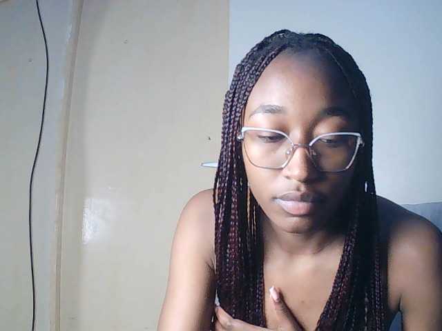 Queennana live cam on BongaCams