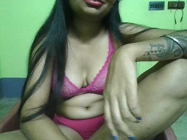 le modèle sweet-kaniika est en webcam porno dans un show sur le site bongacams, il possède les tags suivants: Indian,Brunette,Trimmed