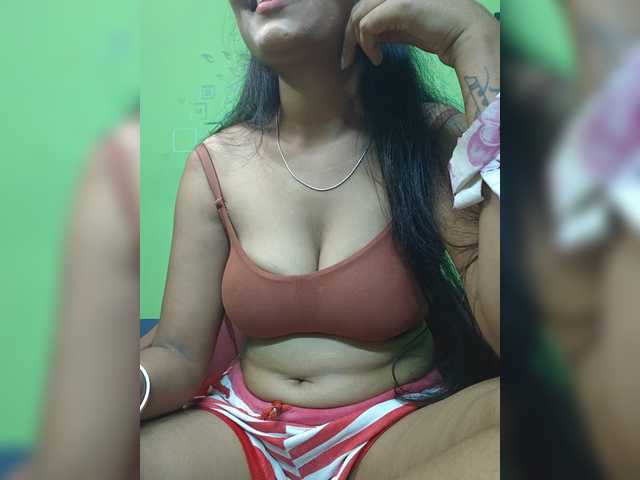sweet-kaniika live webcam show