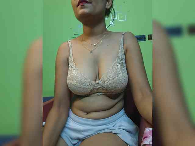 sweet-kaniika webcam