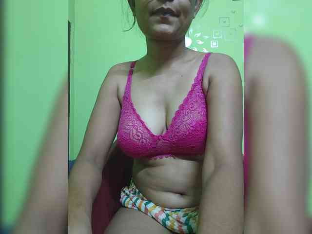 sweet-kaniika webcam