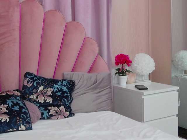 SophiaGrace222 live cam on BongaCams