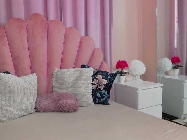 SophiaGrace222 live cam on BongaCams
