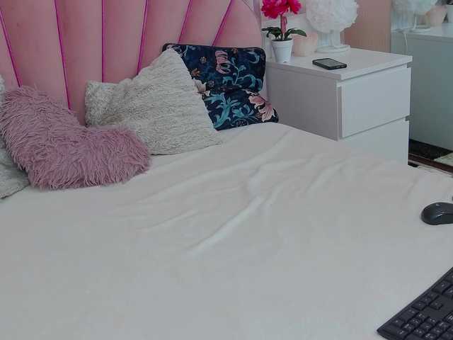 SophiaGrace222 live cam on BongaCams