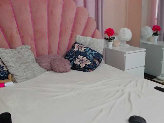 SophiaGrace222 live cam on BongaCams