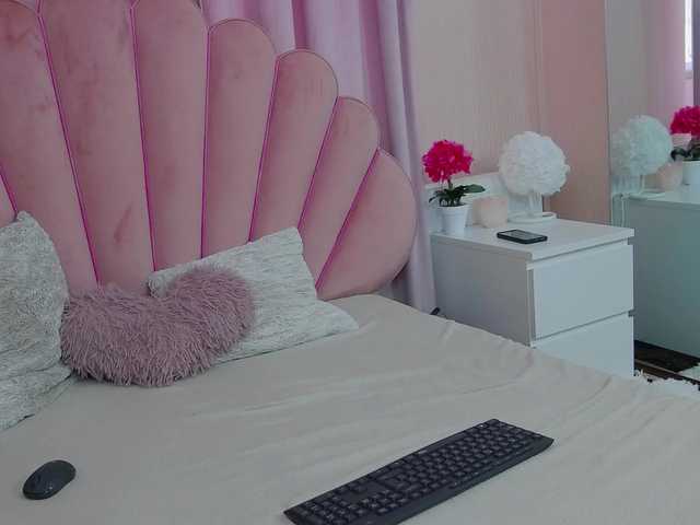 SophiaGrace222 live cam on BongaCams