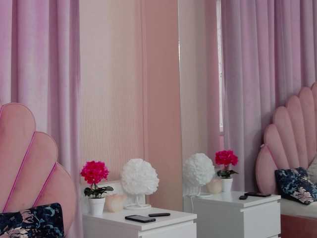 SophiaGrace222 live cam on BongaCams