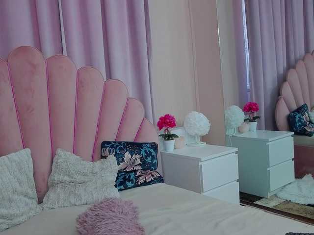 SophiaGrace222 live cam on BongaCams