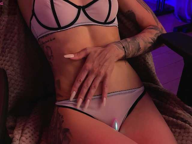 Sex chat gratuit in direct cu KatyKar pe BongaCams