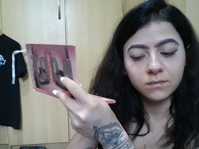 GabriellaManhas live cam preview