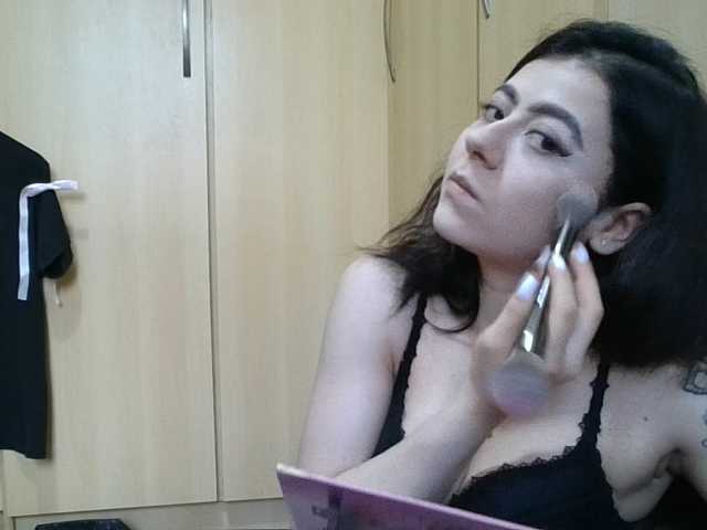 GabriellaManhas live cam preview