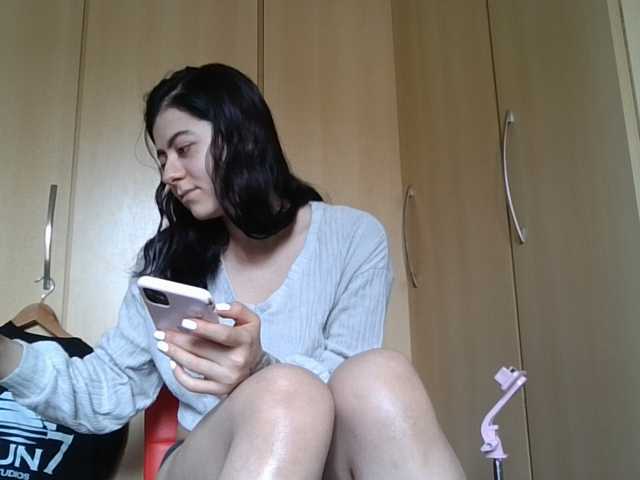 GabriellaManhas live cam preview