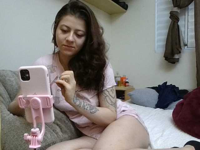 GabriellaManhas live cam preview