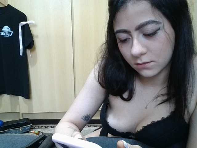 GabriellaManhas live cam preview