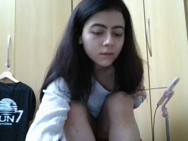 GabriellaManhas live cam preview