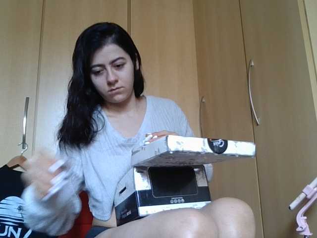 GabriellaManhas live cam preview