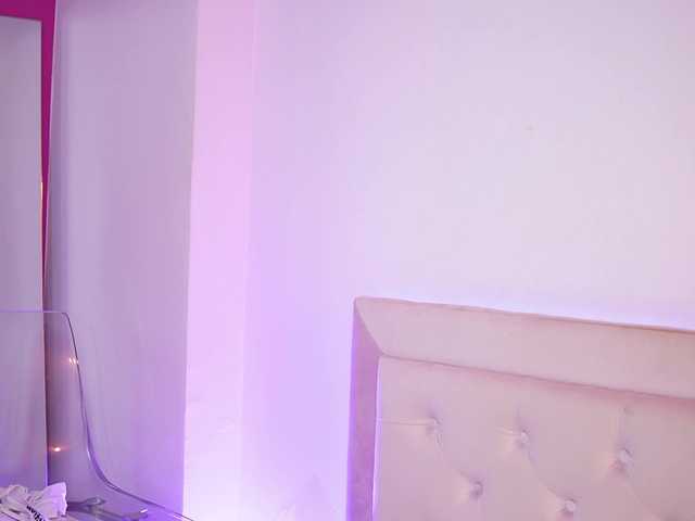 NaomiAmora live cam on BongaCams