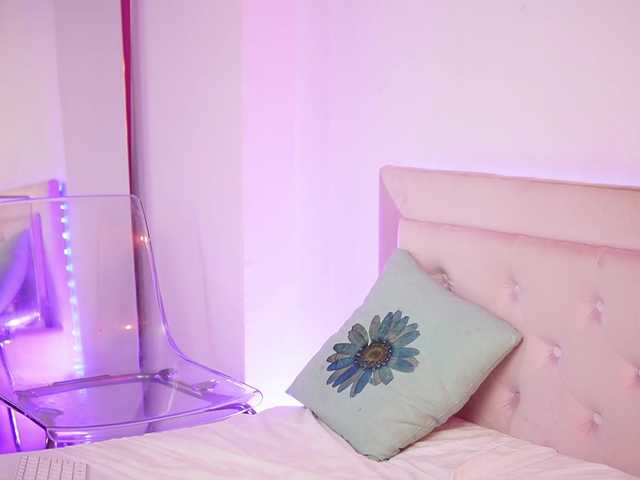 NaomiAmora live cam preview