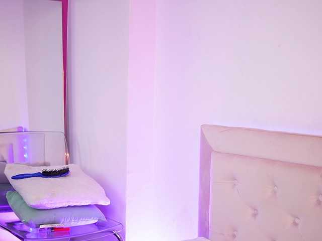 NaomiAmora live cam preview