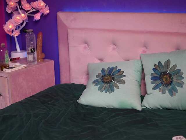 NaomiAmora's BongaCams show and profile