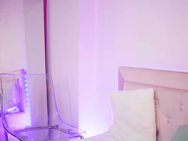 NaomiAmora live cam preview