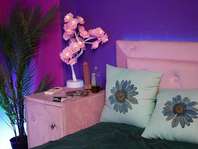 NaomiAmora's BongaCams show and profile