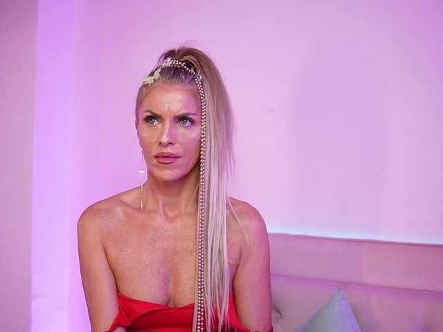 NaomiAmora live cam on BongaCams