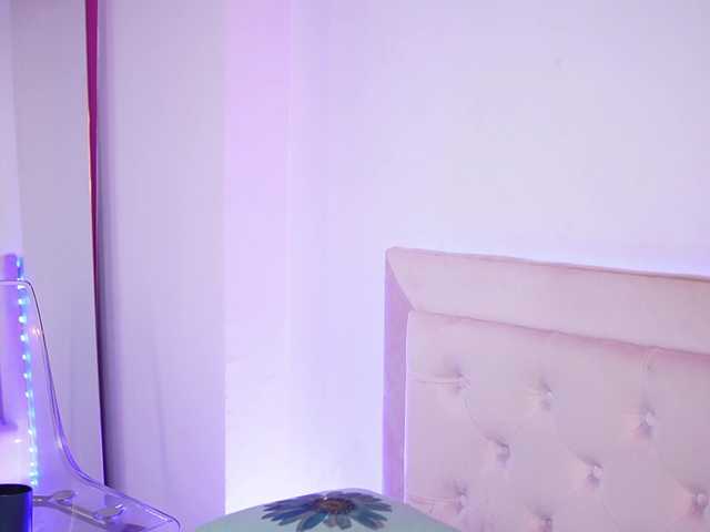 NaomiAmora live cam on BongaCams
