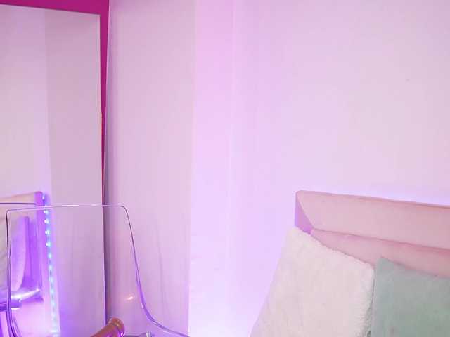 NaomiAmora live cam preview