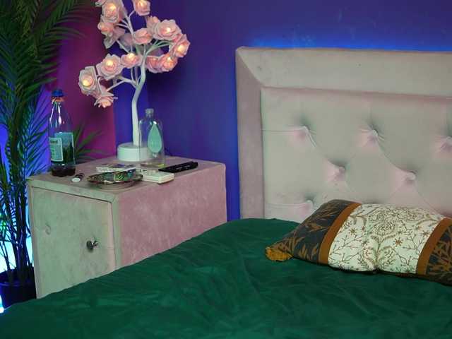 NaomiAmora's BongaCams show and profile