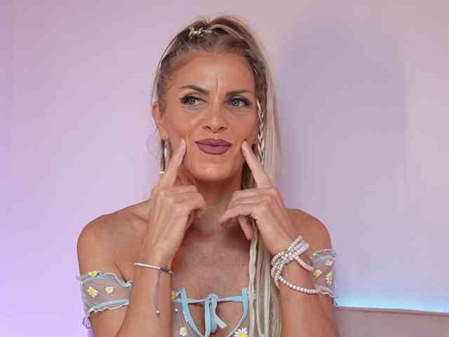 NaomiAmora